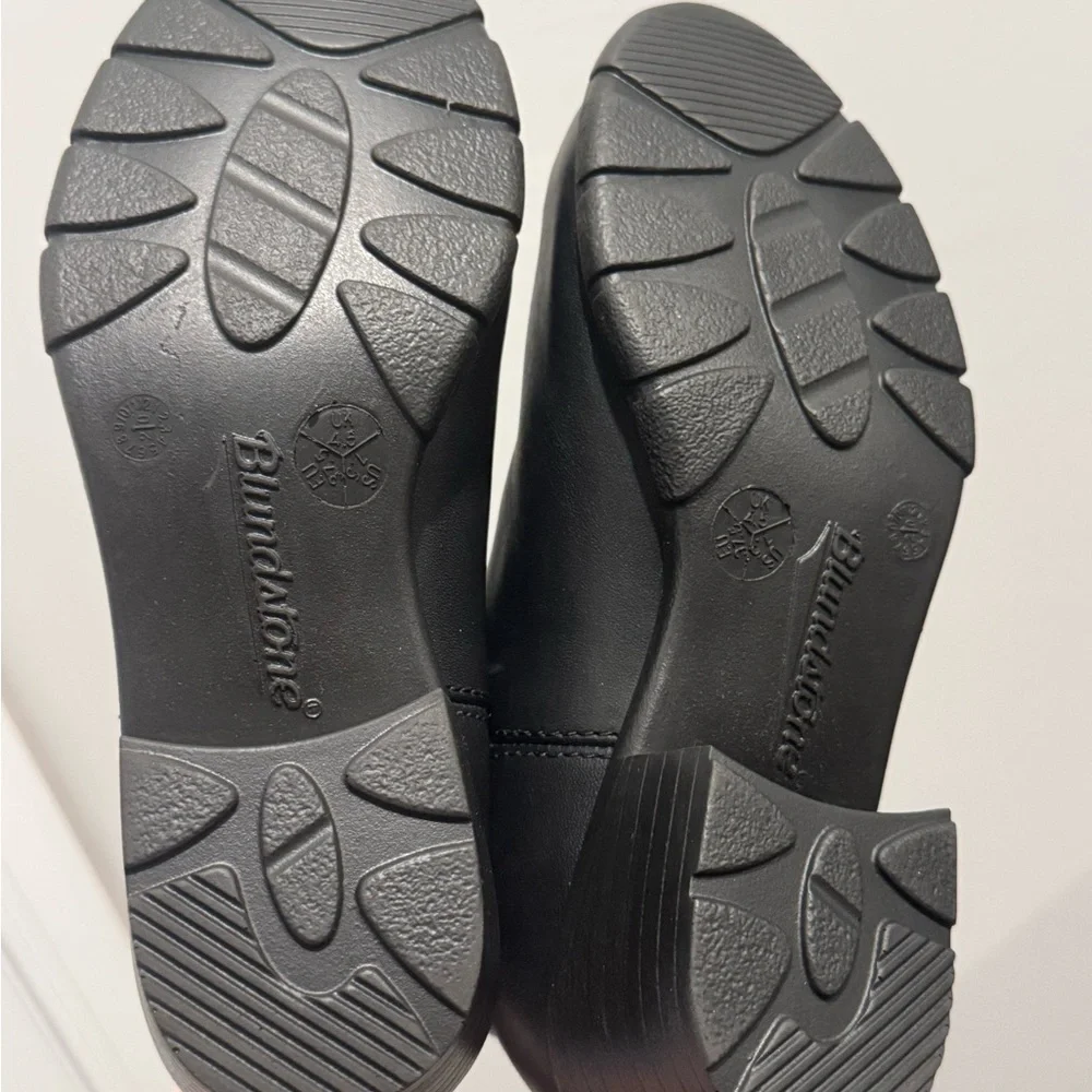 Blundstone Heeled Black Ankle Boots - Picture 5 of 5